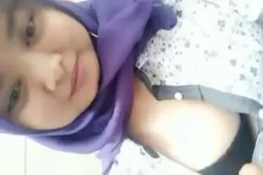 Ukhti Hijab Cantik Live Bersantai Kasur