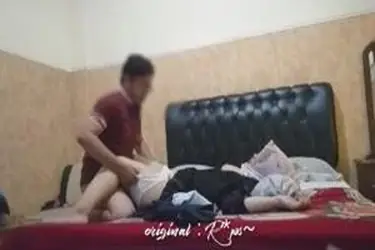 Ukhti Hijab Cantik Pasrah Goyang Kasur Mulus