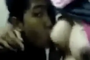 Ukhti Hijab Semok Cantik Pasrah Kasur Hot